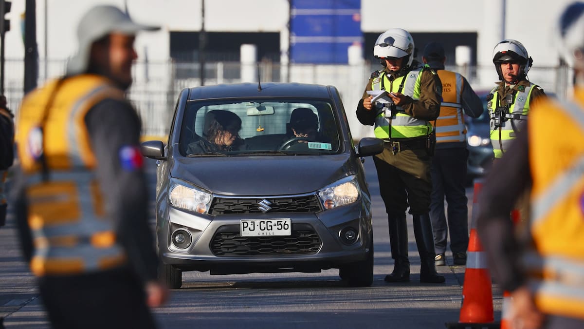 Estas patentes NO pueden circular durante este viernes 12 de junio en Santiago