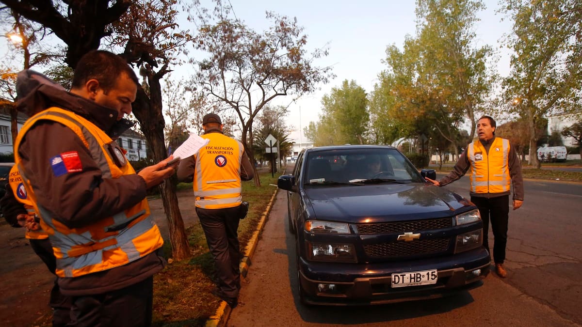 Restricción vehicular lunes 18 de mayo: estas patentes NO podrán circular por Santiago