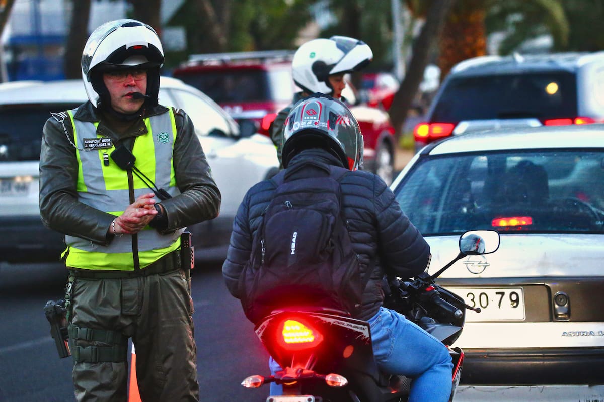 La medida puede afectar a quienes no la cumplan con una multa de hasta 1,5 UTM. Foto: Aton Chile.