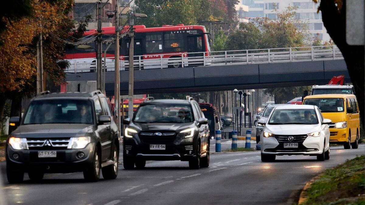 Restricción vehicular: Revisa qué patentes no pueden circular este jueves 28 de agosto en la RM