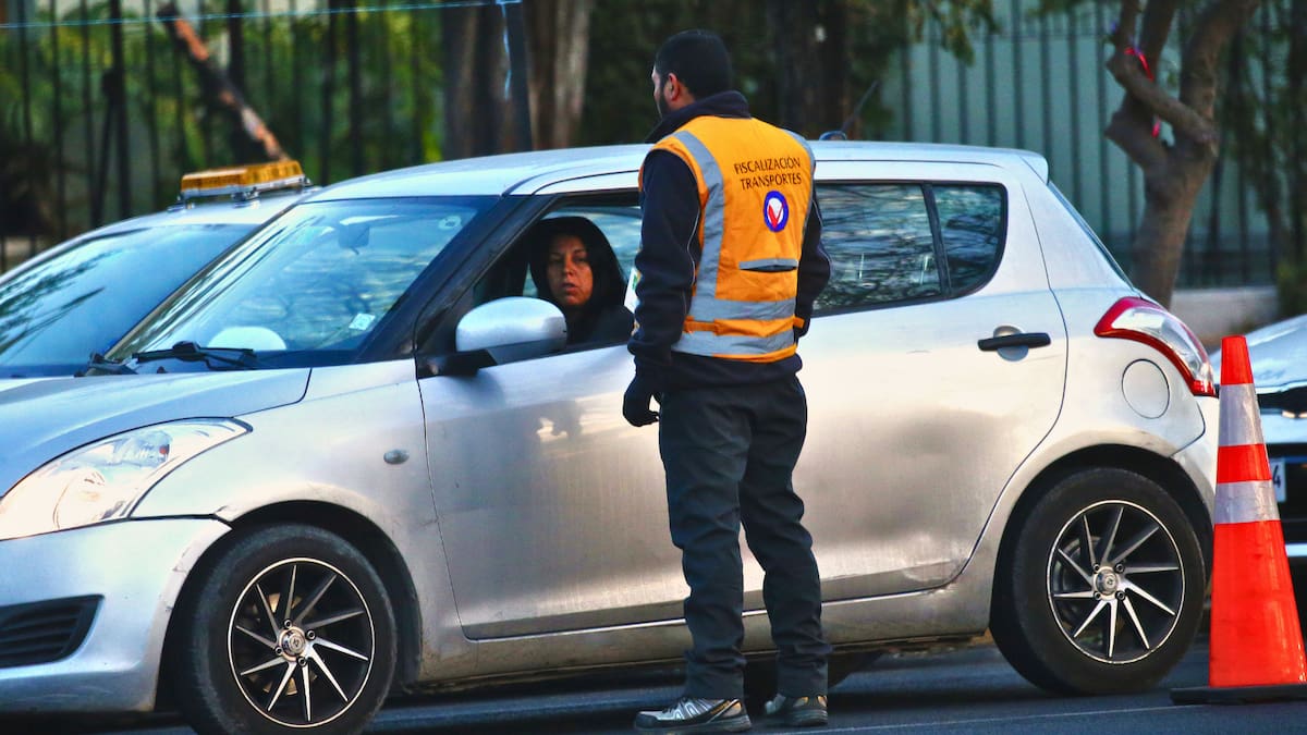 Restricción vehicular 22 de mayo: estas patentes NO podrán circular en Santiago