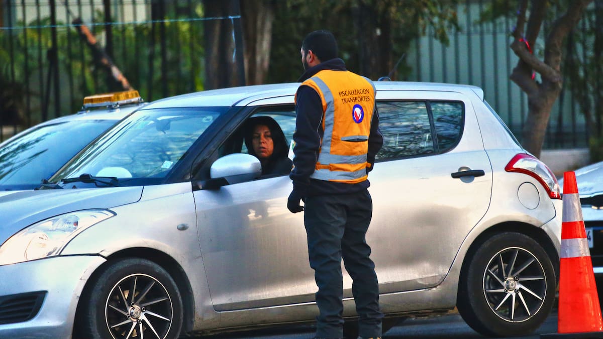 Restricción vehicular jueves 28 de mayo: Estas patentes NO podrán circular por el Gran Santiago