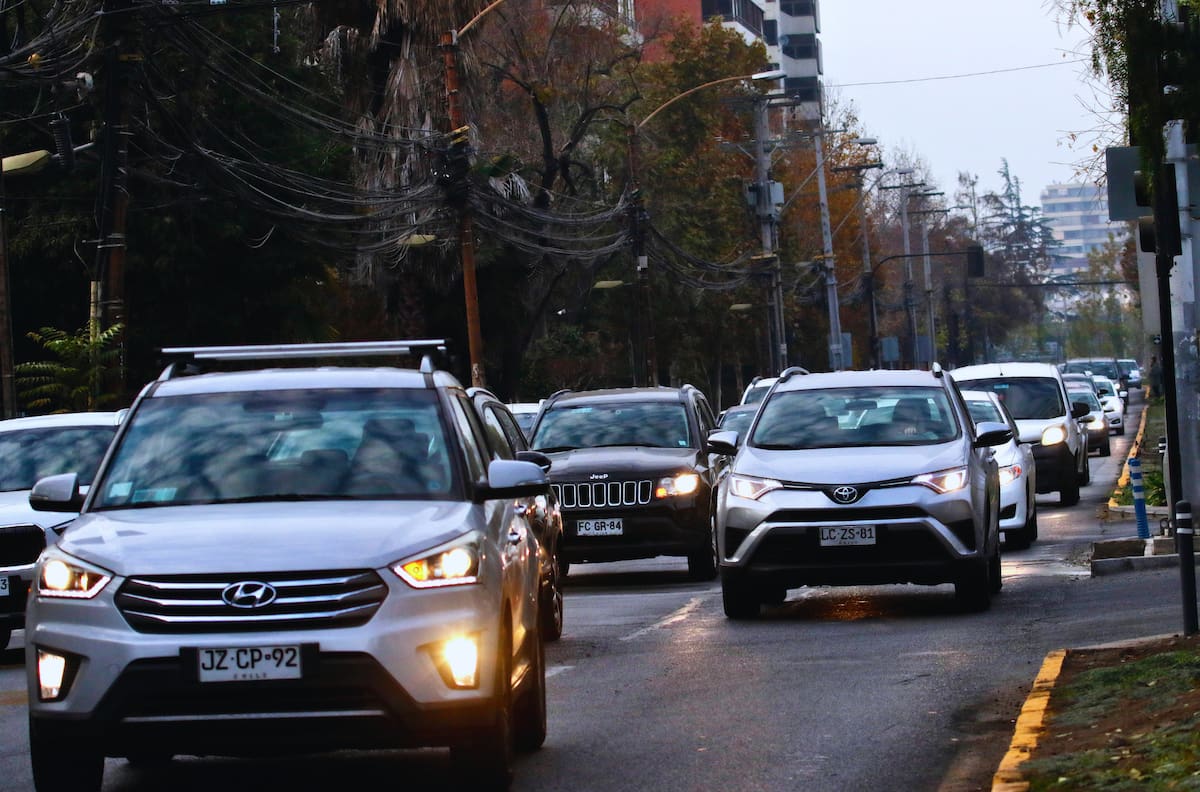 Restricción vehicular para el jueves 30 de julio: Estas patentes NO podrán circular por el Gran Santiago