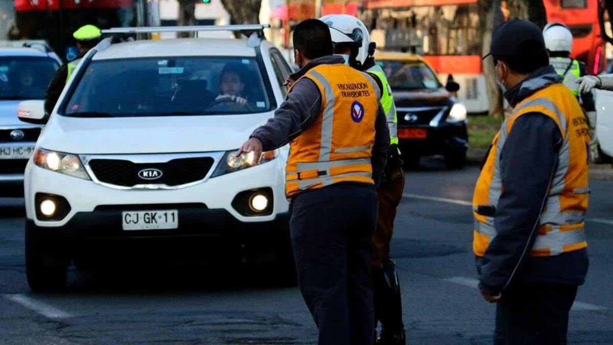 Restricción vehicular: Estas patentes NO podrán circular el martes 5 de mayo por la provincia de Santiago