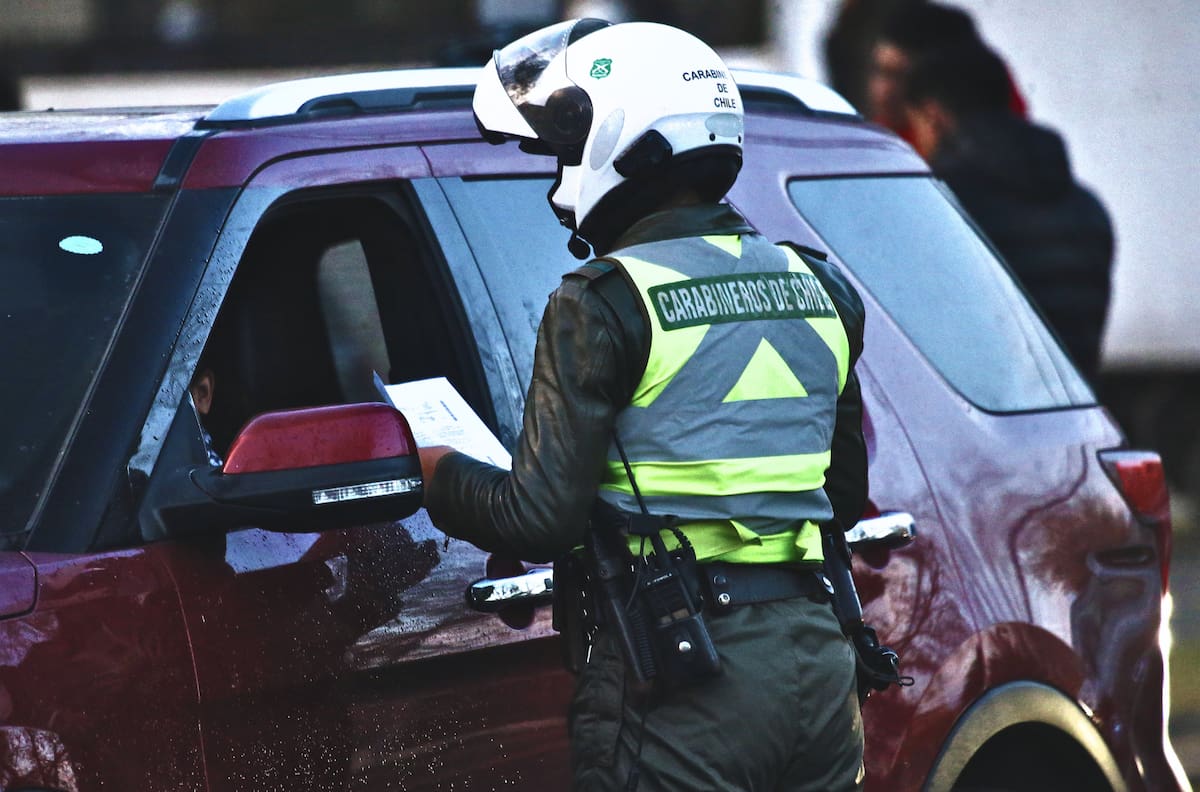 Restricción vehicular: Estas patentes NO podrán circular por Santiago el jueves 25 de junio