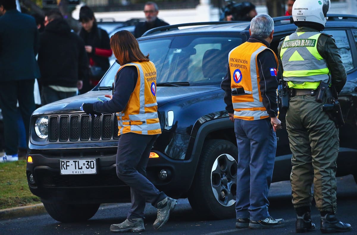 Restricción vehicular lunes 8 de junio: estas son las patentes que NO pueden circular de 07:30 a 21:00 horas