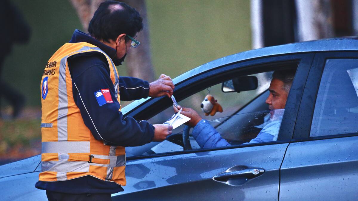 Restricción vehicular para este lunes 22 de junio: Estas son las patentes que NO pueden circular por Santiago