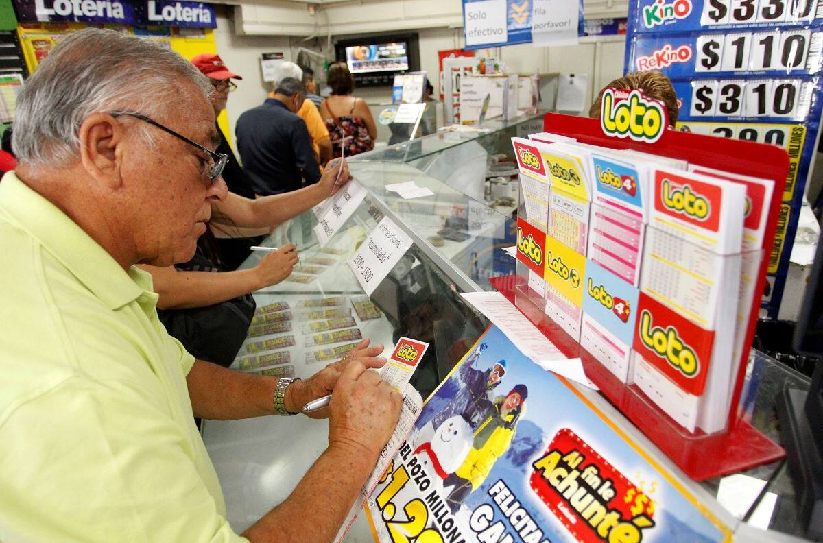 ¡Casi 30 personas ganaron más de $100 mil! Revisa quiénes fueron los ganadores del LOTO este jueves