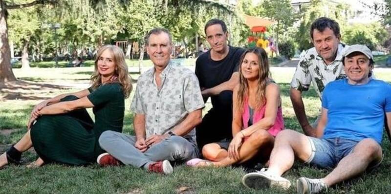 El elenco de la obra “Reunión de apoderados”.