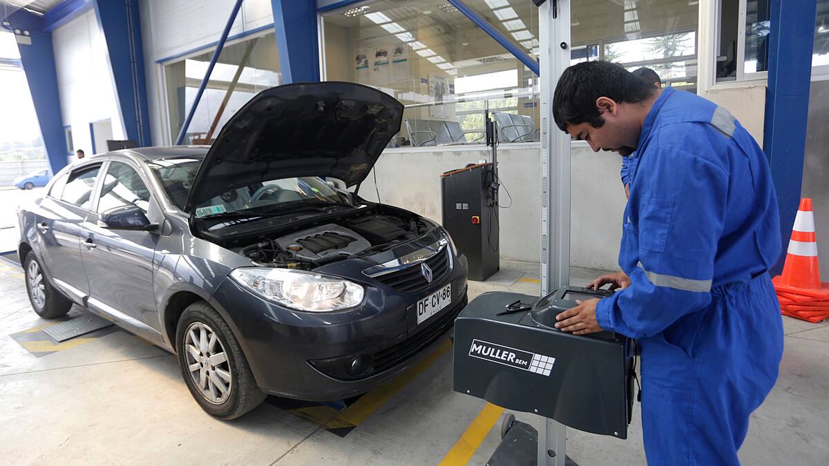 Calendario de revisión técnica 2026: Conoce en qué mes debes realizar el trámite a tu vehículo