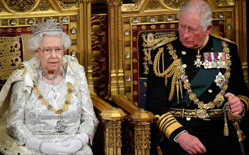 El rey termina con tradición de la Reina Isabel II en el Castillo de Balmoral