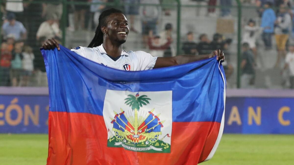 Jugó en Chile y disputará el Mundial con Haití: “Con lo mal que lo pasa la gente, le pondremos una sonrisa en la cara”
