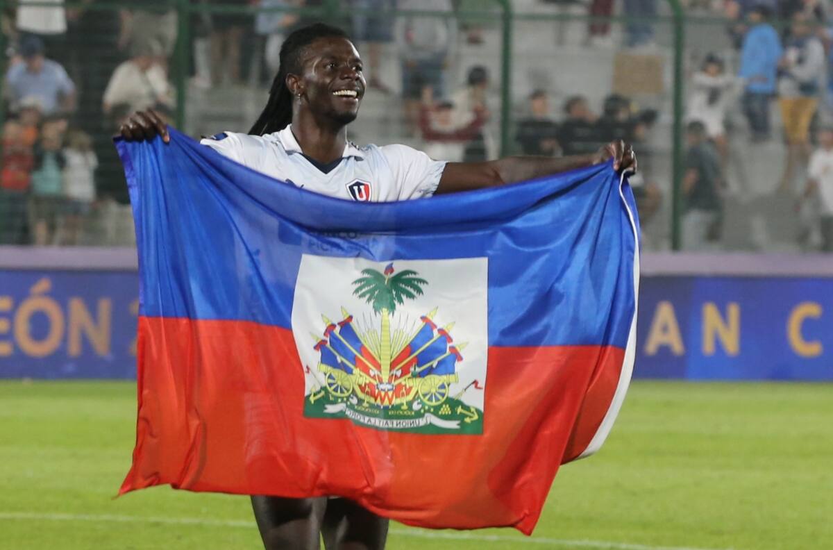 Jugó en Chile y disputará el Mundial con Haití: “Con lo mal que lo pasa la gente, le pondremos una sonrisa en la cara”