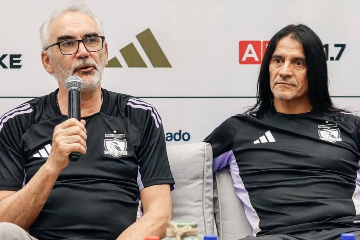 Los dos campeones de Copa Libertadores 1991 con Colo Colo pusieron urgencia en acelerar la remodelación del Estadio Monumental. Foto: Gira Centenario Colo Colo en Instagram.