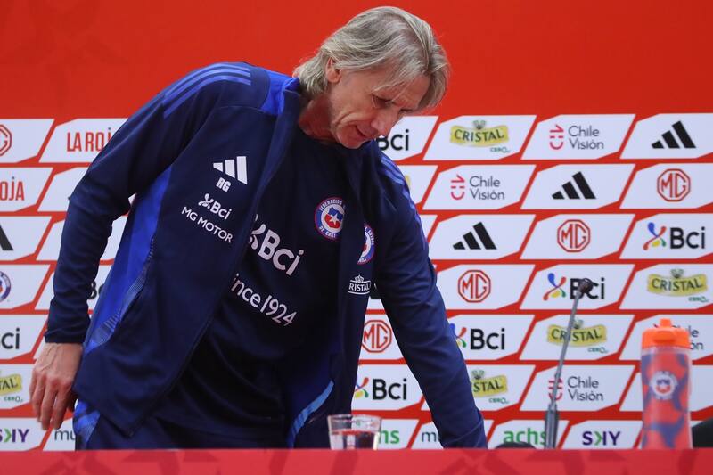 El DT de La Roja pasa poco tiempo en Chile. Agencia Aton