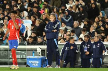 Fue olvidado por Gareca en la Selección Chilena y hoy tuvo un día del terror en Inglaterra