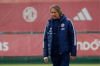 Gareca convocó a un jugador de emergencia para reemplazar a Carlos Palacios y Esteban Pavez