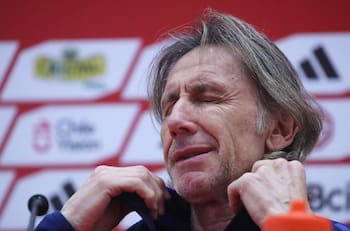 Antes de dar la nómina: Francisco Sierralta se unió a los trabajos de La Roja en Chile