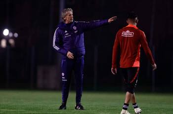 Ricardo Gareca tiene su primera baja para la Copa América: jugador de La Roja sufrió grave lesión
