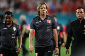 “Por principios”: presidente de la Federación Peruana sorprende con palo a Gareca