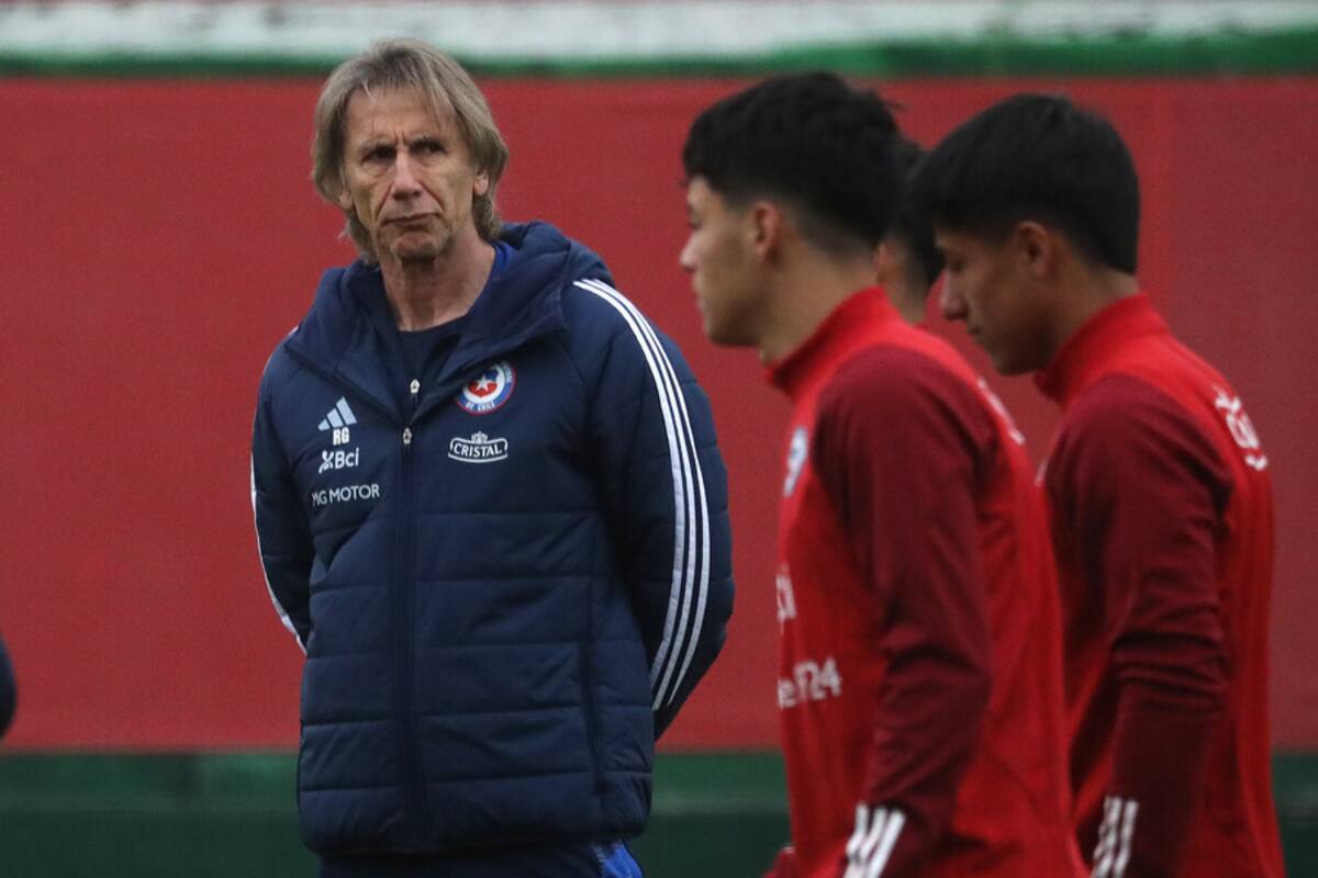 fue cuestionado por Patricio Yañez debido a sus convocados de última hora. Foto: Aton.