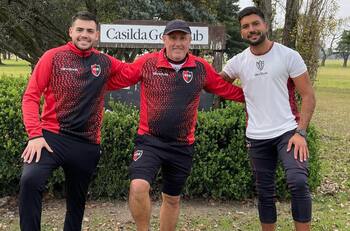 Es ídolo de la UC, dirigió en el fútbol chileno y ahora asume como técnico de Newell’s