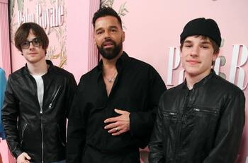 Ricky Martin comparte fotografía con sus hijos desde Chile