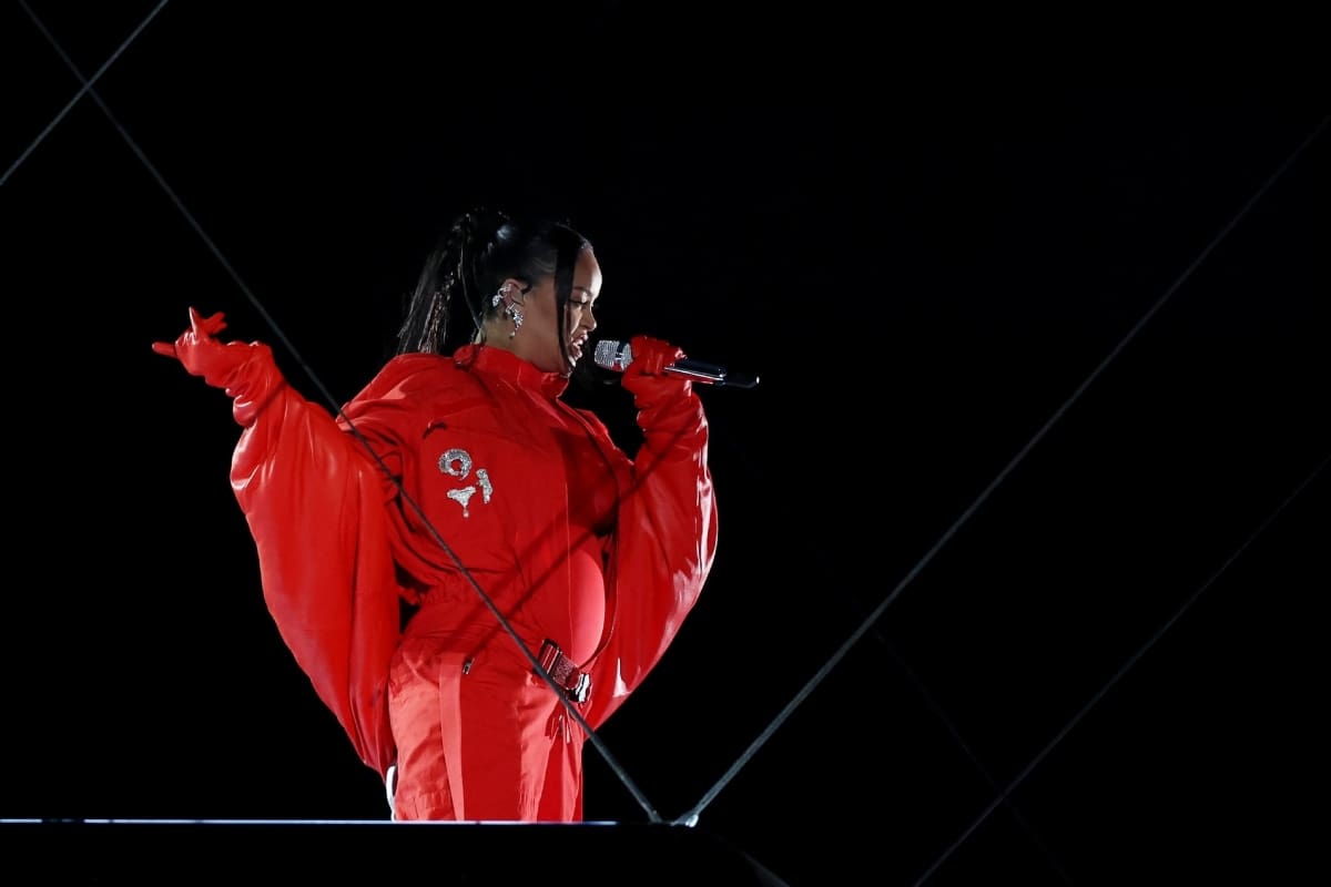 El look que porto Rihanna en el Super Bowl 2023