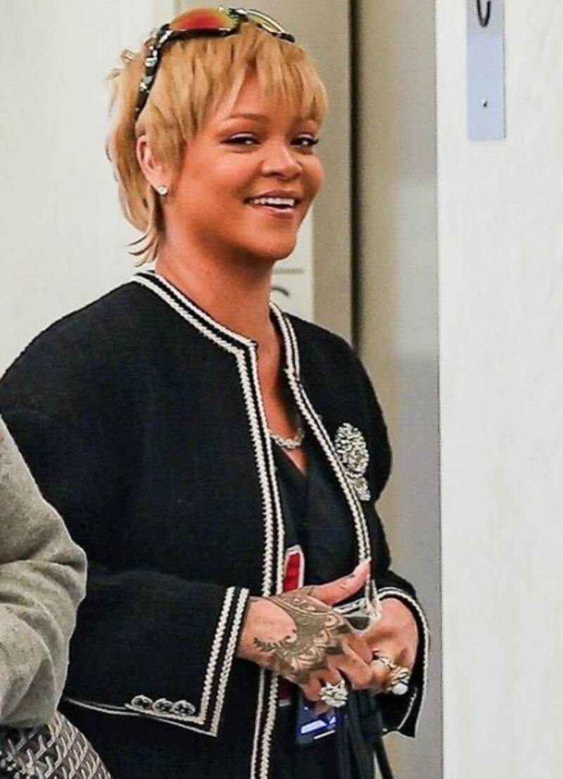 Rihanna luciendo nueva cabellera. Créditos: Instagram