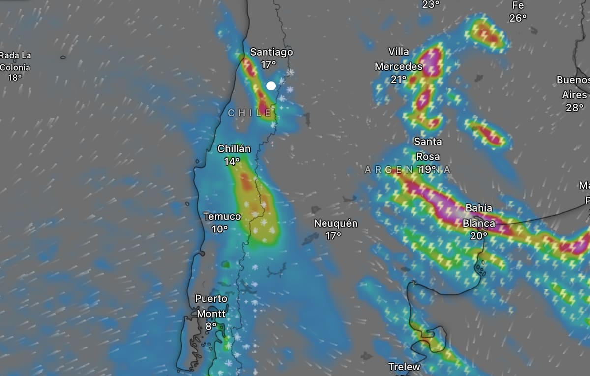 El domingo estará lloviendo en casi la mitad de Chile. Foto: Captura Windy.com