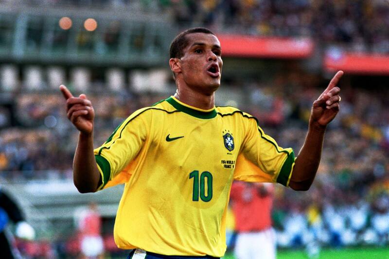 Cree que Vitor Roque se irá del Betis luego de la temporada 2024/25
