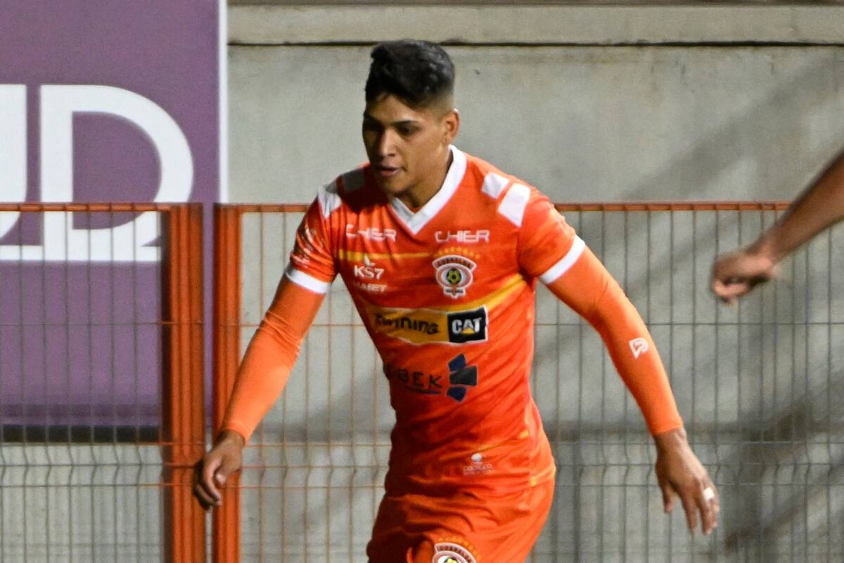 El futbolista formalizado por violación fue ratificado para el plantel 2026 de Cobreloa. Foto: Agencia ATON.