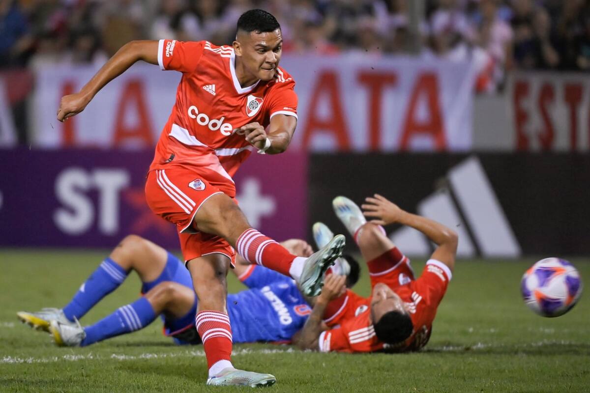 Los universitarios se vieron superados en el segundo tiempo
@River_Plate