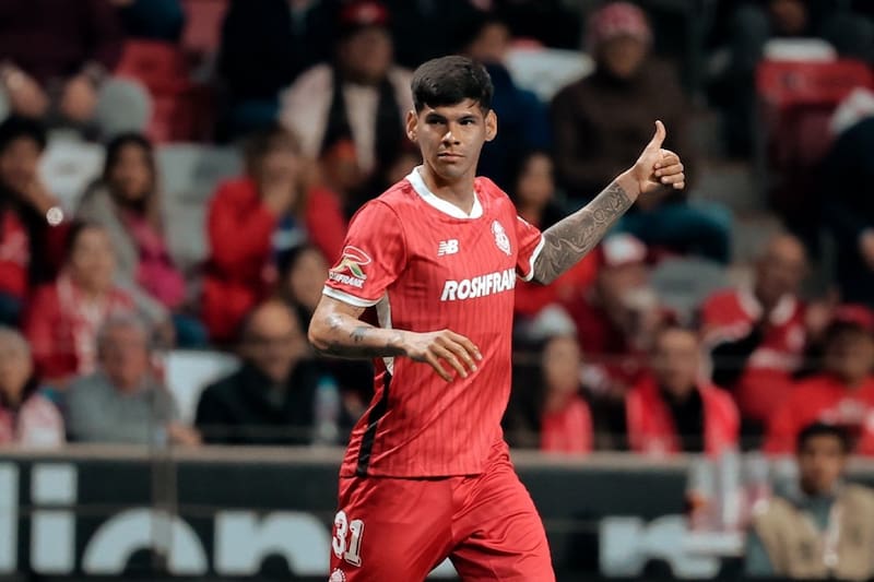 El delantero que busca Colo Colo está a un paso de llegar a Pumas