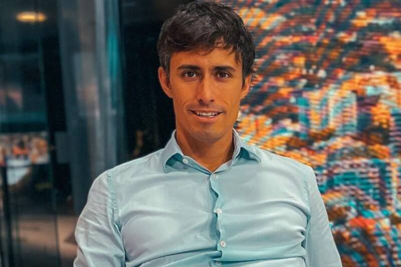 Roberto Cox le dio una vuelta en el programa "Sin Editar" de Pamela Díaz respecto a sus andanzas por la aplicación de citas Tinder.