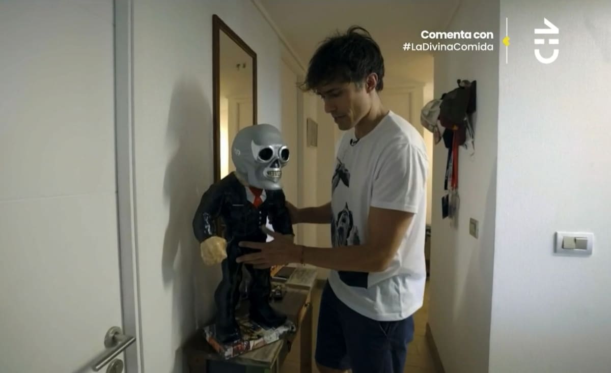 "El cuidador" del hogar de Roberto Cox. Créditos: Pantallazo CHV