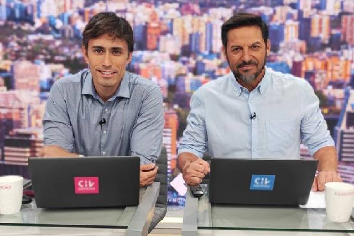 Roberto Cox y Rafael Cavada en CHV Noticias / Créditos: Twitter