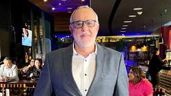 Roberto Dueñas responde a extrabajadores después de ser acusado de maltrato y difamación