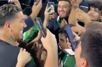 VIDEO | Locura entre los hinchas de Al-Hilal al ver a su nuevo ídolo Roberto Firmino