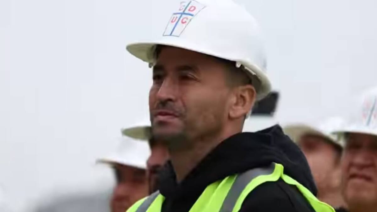 VIDEO | “La mansa hue...”: Así reaccionó el Pájaro Gutiérrez al ver in situ cómo va el nuevo estadio de la UC
