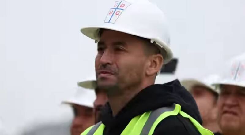 visitando los avances de San Carlos de Apoquindo. Foto: Captura Cruzados.
