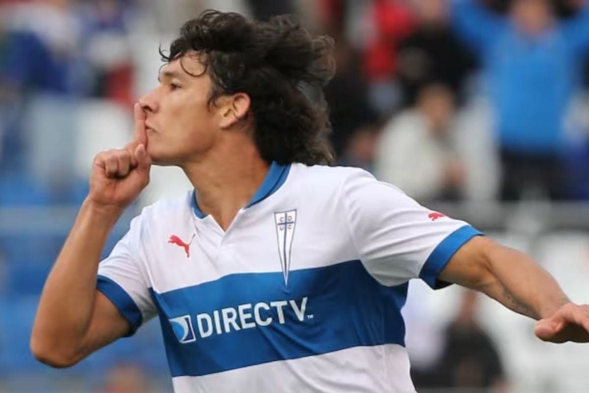 El Búfalo le contó a En Cancha por qué duró tan poco su paso por Universidad Católica. De todos modos, el paraguayo atesora las vivencias que tuvo en Chile y en los Cruzados.