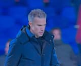 VIDEO | ¿Qué pasaría en Chile? Su equipo quedó eliminado y el DT fue a dar explicaciones cara a cara a los hinchas