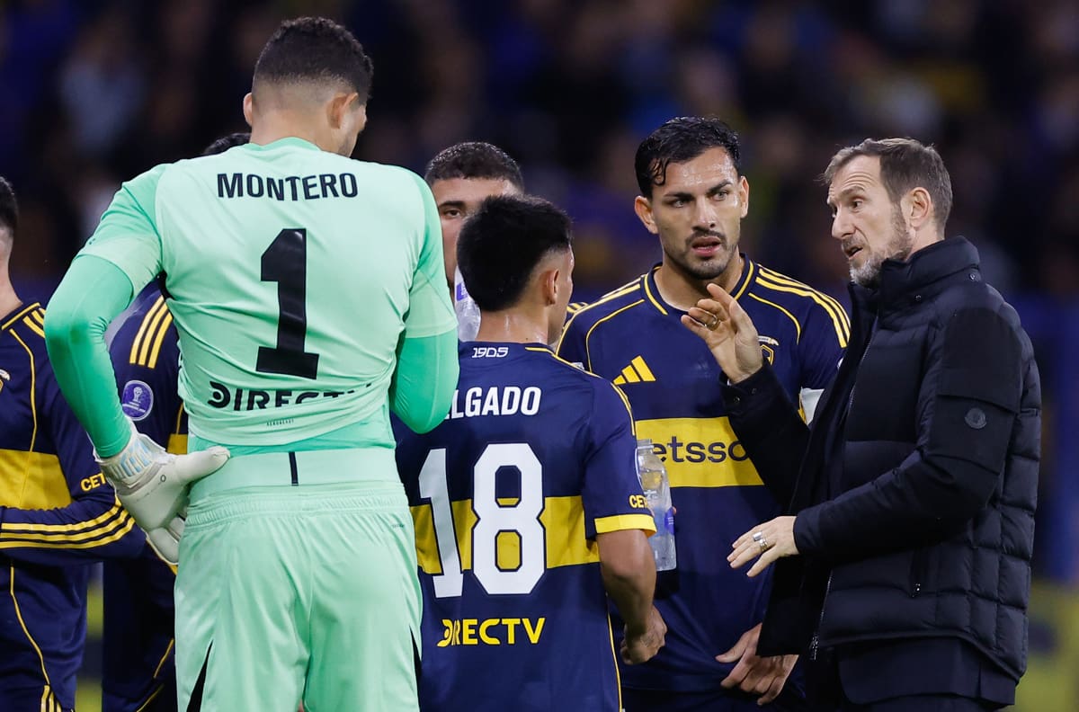 Arruabarrena enciende las alarmas en Boca antes de enfrentar a O’Higgins: “El vestuario es un cementerio”