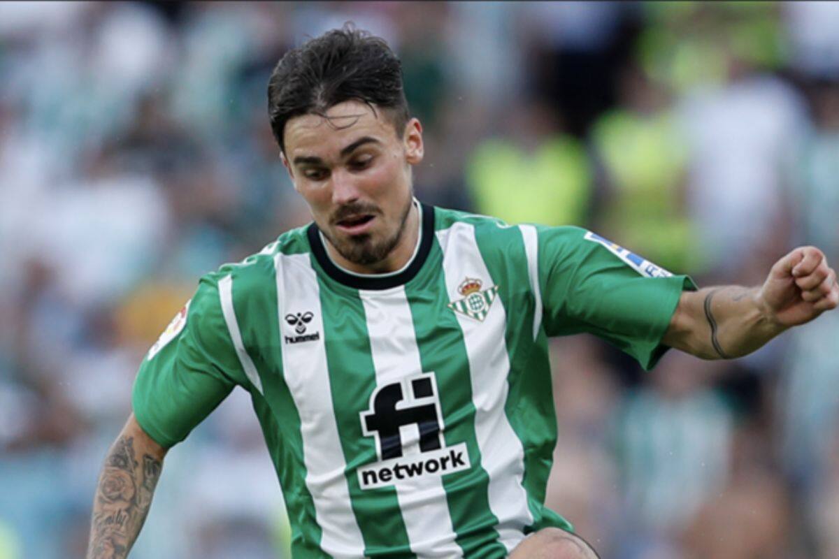 Rodri Sánchez se fue del Betis, para fichar en el fútbol de Qatar.