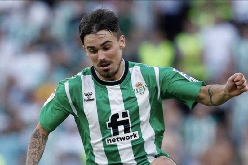 Rodri Sánchez se fue del Betis, para fichar en el fútbol de Qatar.