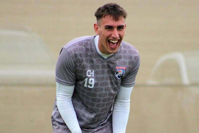 será jugador del Motagua de Honduras, donde compartirá la delantera con su hermano Agustín.