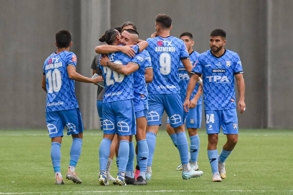 Rodrigo Auzmendi, jugador por el que se originó el bloqueo de la FIFA, estuvo en el club el año pasado. (Foto: Aton)