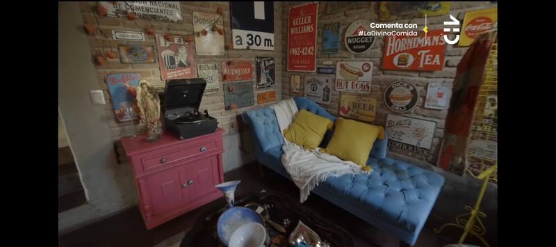 En este sillón el intérprete se acuesta en sus sesiones.