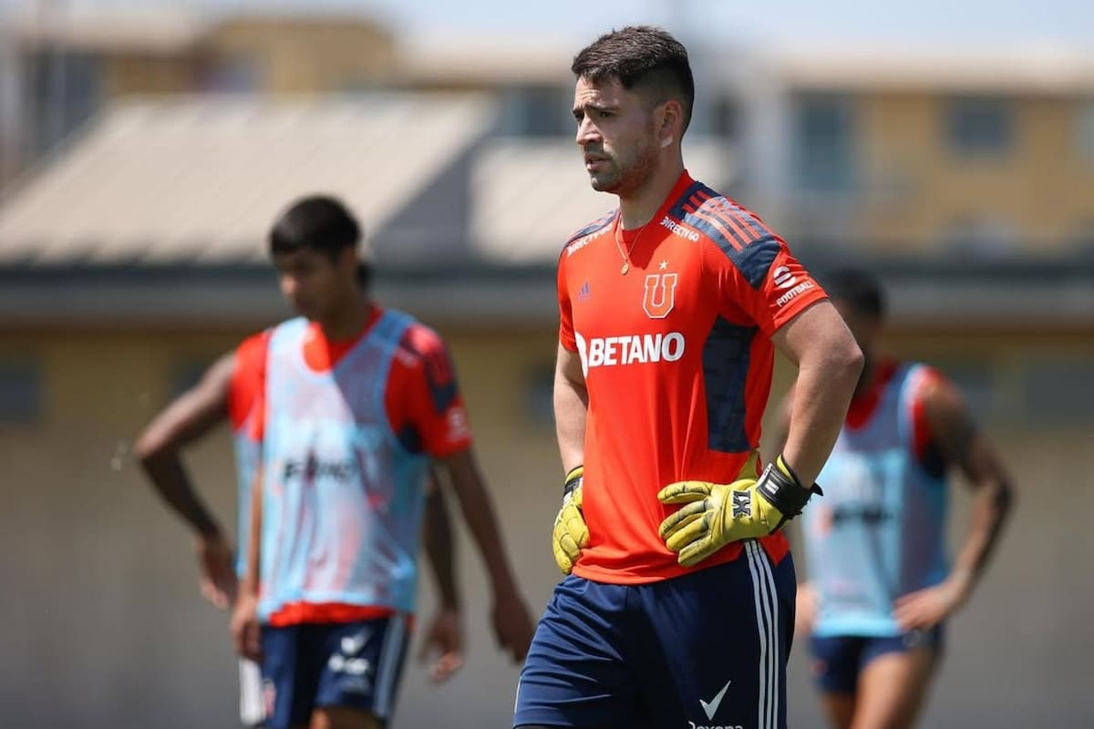 El portero en su paso por Universidad de Chile. Foto: Instagram Rodrigo Cancino
